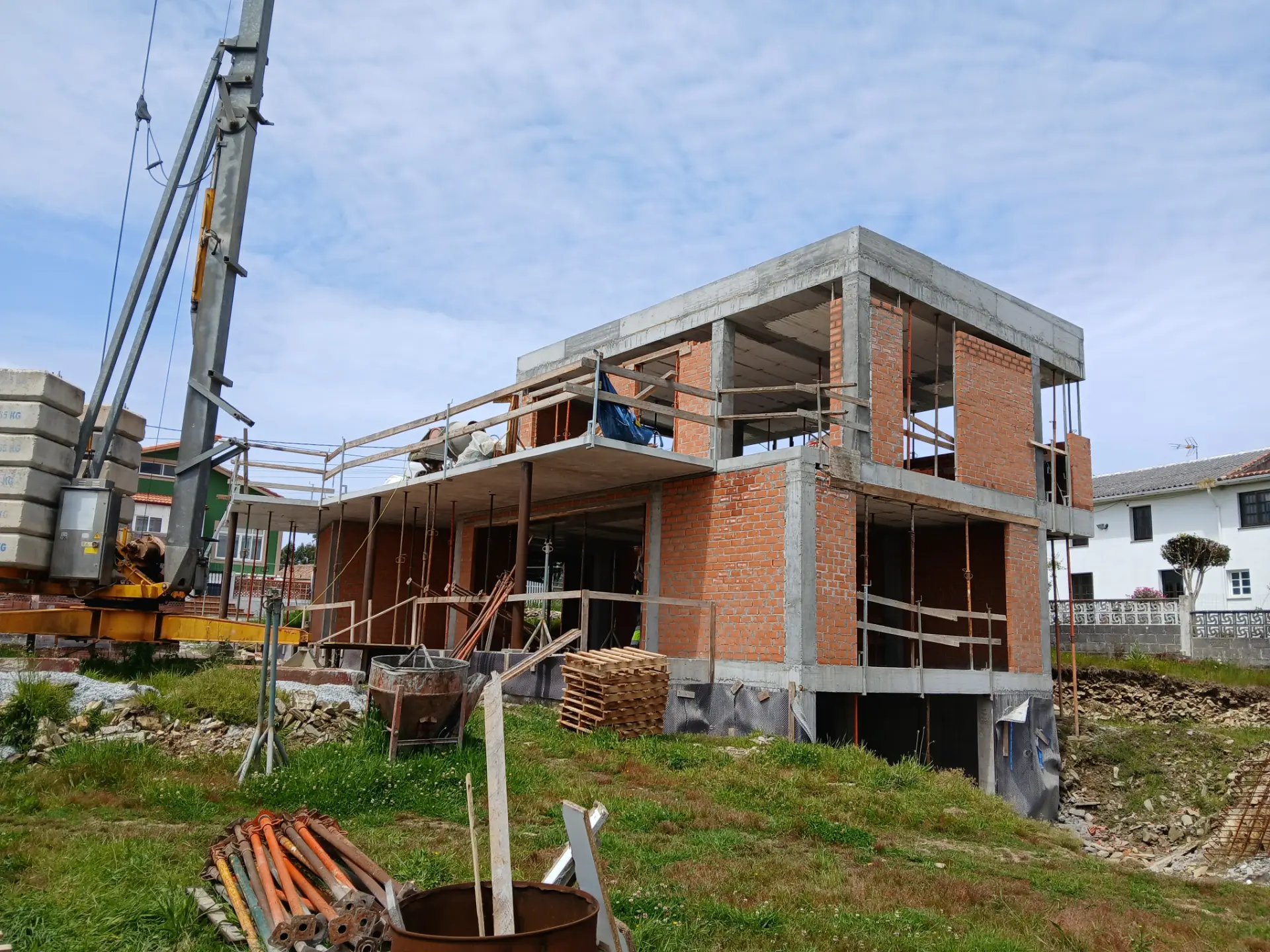 Estructura de dos plantas de la vivienda en construcción en Valdoviño (Ferrol)